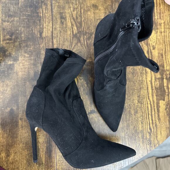 EXPRESS Women 3” Stiletto Heel Faux Suede Bootie Ankle Pointed Toe Size 9 - Picture 1 of 6